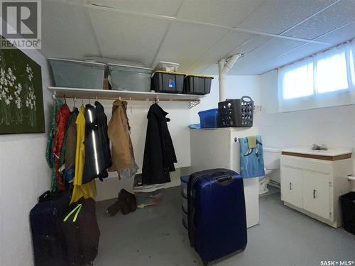 1001 2Nd Street W, Kindersley, SK - Indoor