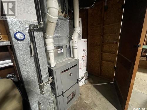 1001 2Nd Street W, Kindersley, SK - Indoor Photo Showing Basement