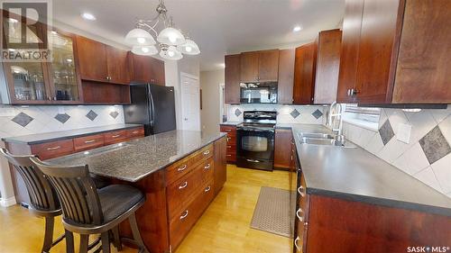 801 13Th Avenue E, Kindersley, SK - Indoor Photo Showing Kitchen