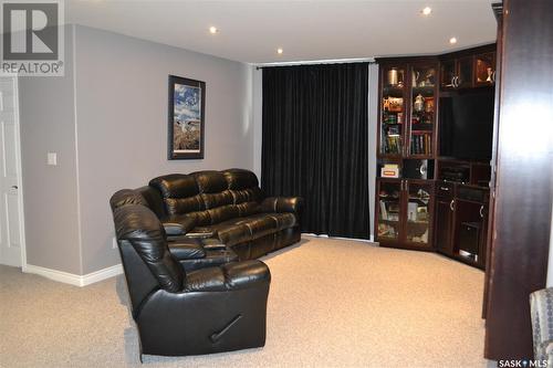 801 13Th Avenue E, Kindersley, SK - Indoor