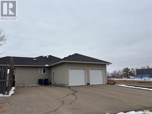 801 13Th Avenue E, Kindersley, SK - Outdoor With Exterior