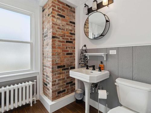 31 Main Street, Liverpool, NS 