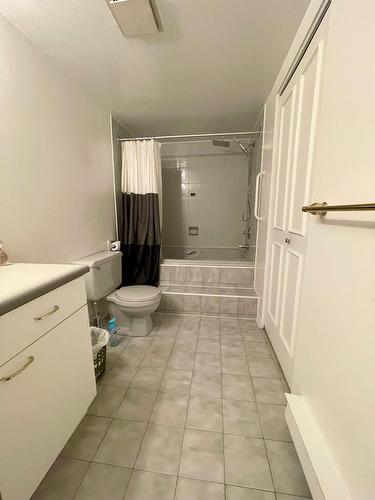 Bathroom - 404-525 Rue Lucien-L'Allier, Montréal (Ville-Marie), QC - Indoor Photo Showing Bathroom