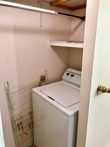 Laundry room - 404-525 Rue Lucien-L'Allier, Montréal (Ville-Marie), QC - Indoor Photo Showing Laundry Room