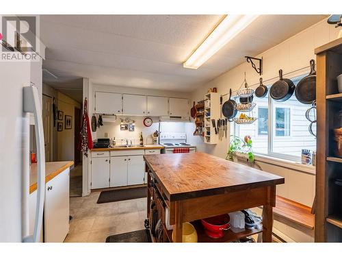 3118 Slocan Park Road, Slocan Park, BC - Indoor Photo Showing Kitchen
