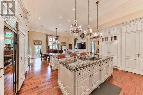489 Lakeshore Road E, Oakville, ON - Indoor Photo Showing Kitchen With Upgraded Kitchen