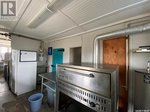 418 1St Avenue E, Leader, SK 