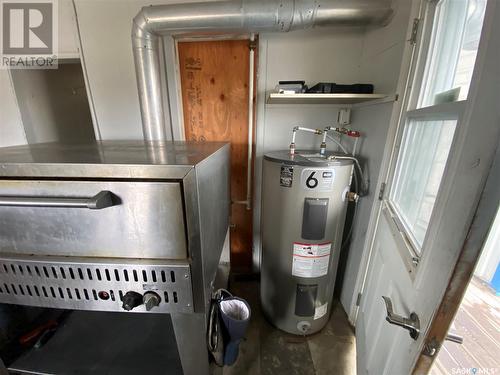 418 1St Avenue E, Leader, SK 