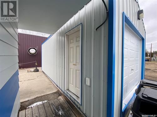 418 1St Avenue E, Leader, SK 