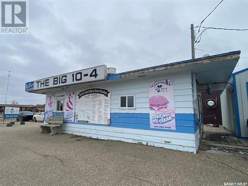 418 1St Avenue E, Leader, SK 