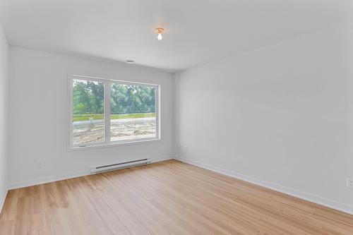 Chambre à coucher - 166 Rue Du Quai, Saint-Louis-De-Gonzague, QC - Indoor Photo Showing Other Room