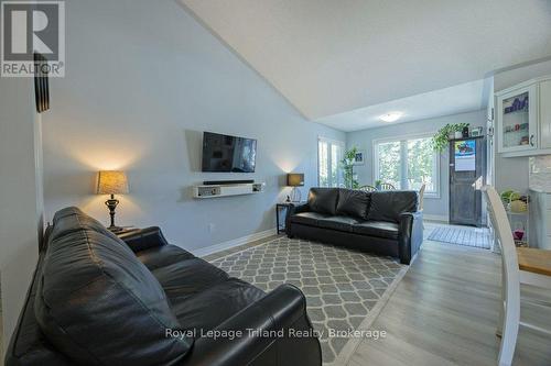 12 Graydon Drive, South-West Oxford (Mount Elgin), ON - Indoor Photo Showing Living Room