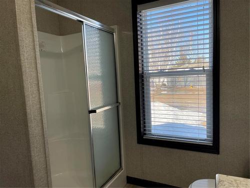 E10 1545 Main Street E, Swan River, MB - Indoor Photo Showing Bathroom