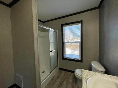 E10 1545 Main Street E, Swan River, MB - Indoor Photo Showing Bathroom