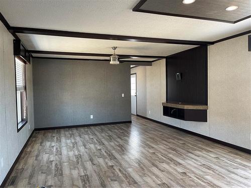 Living Room - E10 1545 Main Street E, Swan River, MB - Indoor