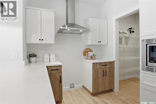 372 Leskiw Bend, Saskatoon, SK - Indoor Photo Showing Kitchen