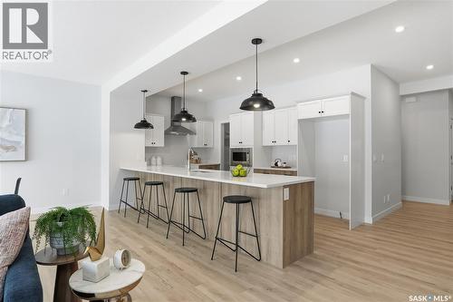 372 Leskiw Bend, Saskatoon, SK - Indoor Photo Showing Kitchen With Upgraded Kitchen
