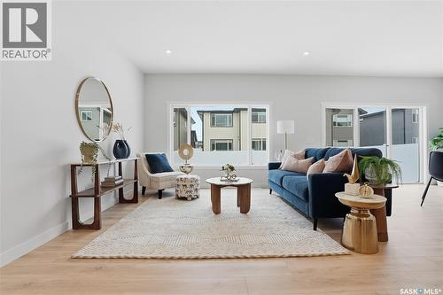 372 Leskiw Bend, Saskatoon, SK - Indoor Photo Showing Living Room