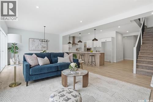 372 Leskiw Bend, Saskatoon, SK - Indoor Photo Showing Living Room