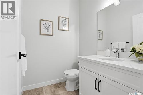 372 Leskiw Bend, Saskatoon, SK - Indoor Photo Showing Bathroom