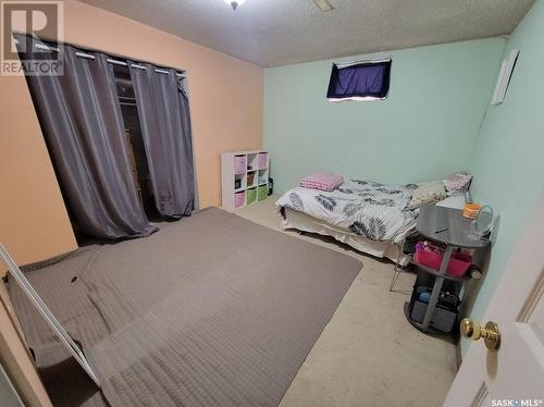 5034 Mirror Drive, Macklin, SK - Indoor Photo Showing Bedroom