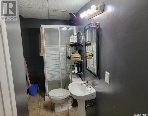 5034 Mirror Drive, Macklin, SK - Indoor Photo Showing Bathroom