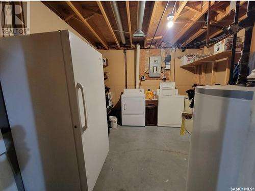 5034 Mirror Drive, Macklin, SK - Indoor Photo Showing Laundry Room