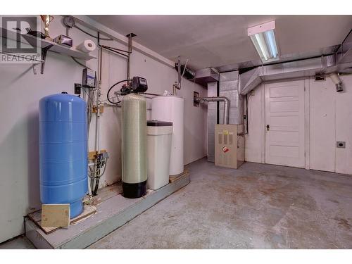 217 Mountview Drive, Williams Lake, BC - Indoor Photo Showing Garage