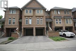 9 - 50 STRATHAVEN DRIVE  Mississauga, ON L5R 4E7