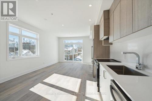 683 Melbourne Avenue, Ottawa, ON - Indoor Photo Showing Kitchen With Upgraded Kitchen