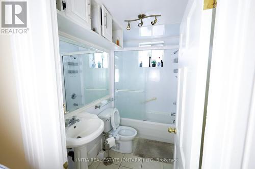 552 Adelaide Street N, London, ON - Indoor Photo Showing Bathroom