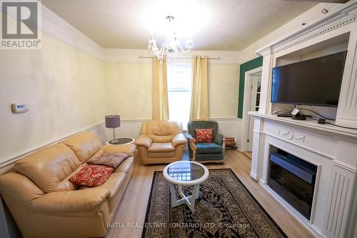 552 Adelaide Street N, London, ON - Indoor Photo Showing Living Room With Fireplace