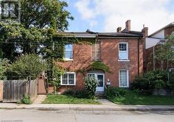 287 HUNTER STREET E  Hamilton (Stinson), ON L8N 1N5