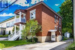 40 VAUGHAN STREET  Ottawa, ON K1M 1X1