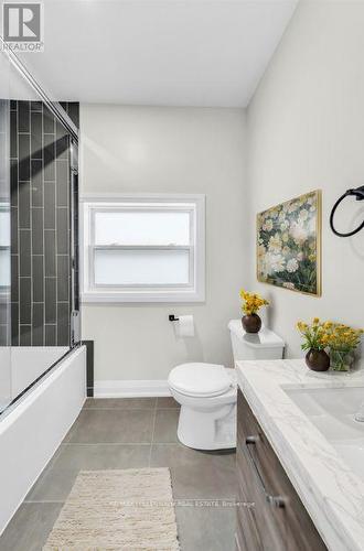 124 Church Street, Kitchener, ON - Indoor Photo Showing Bathroom