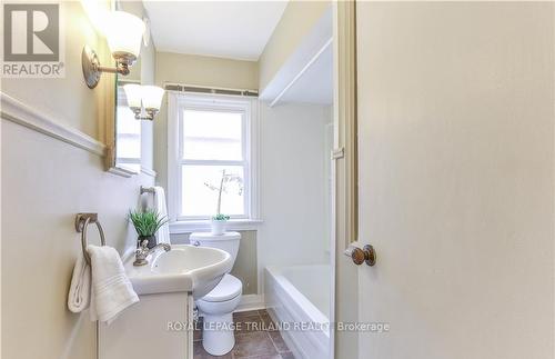 28 Beattie Avenue, London, ON - Indoor Photo Showing Bathroom