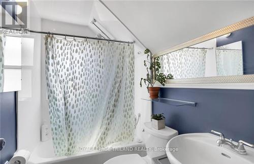 28 Beattie Avenue, London, ON - Indoor Photo Showing Bathroom