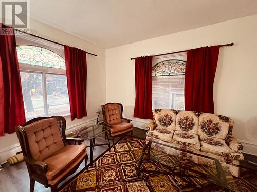 1 - 80 Bridge Street W, Belleville, ON - Indoor Photo Showing Living Room