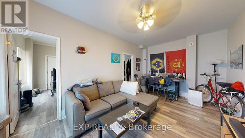 553 Quebec Street, London, ON - Indoor Photo Showing Living Room