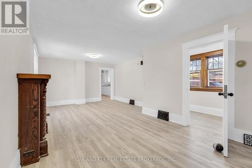 23 Carfrae Street, London, ON - Indoor Photo Showing Other Room