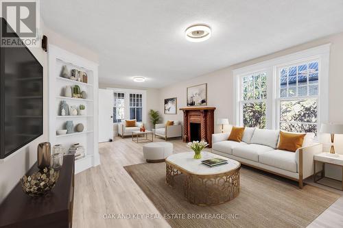 23 Carfrae Street, London, ON - Indoor Photo Showing Living Room With Fireplace