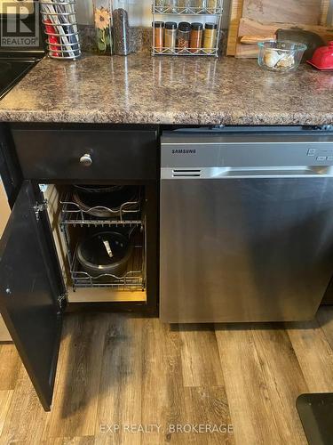 A & B - 185 Elm Street, Gananoque, ON - Indoor Photo Showing Kitchen