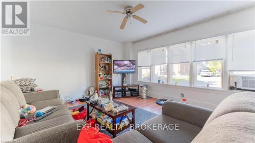 139 Lorne Avenue, Quinte West, ON - Indoor Photo Showing Living Room