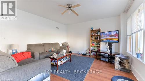 139 Lorne Avenue, Quinte West, ON - Indoor Photo Showing Living Room