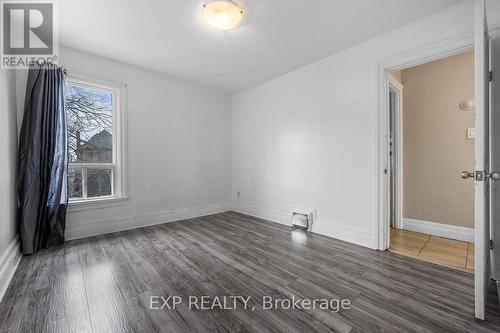 Upper - 129 Grant Avenue, Hamilton, ON - Indoor Photo Showing Other Room