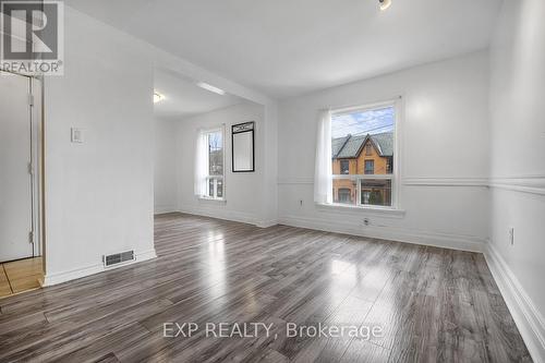 Upper - 129 Grant Avenue, Hamilton, ON - Indoor Photo Showing Other Room