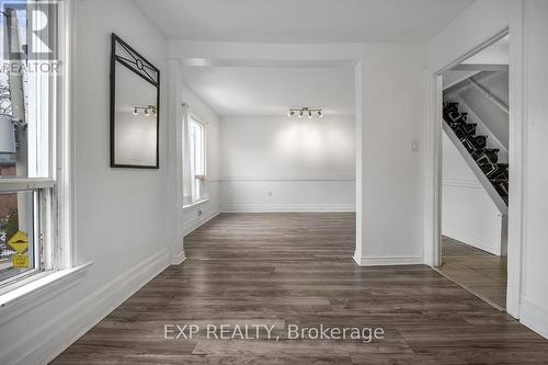 Upper - 129 Grant Avenue, Hamilton, ON - Indoor Photo Showing Other Room