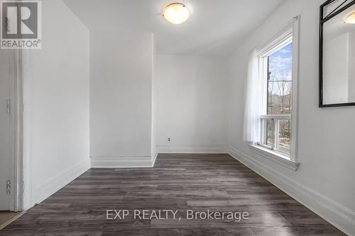 Upper - 129 Grant Avenue, Hamilton, ON - Indoor Photo Showing Other Room