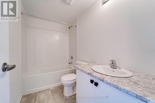 15 Valleybrook Road, Barrie, ON - Indoor Photo Showing Bathroom