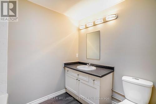 2 - 94 Chesterfield Avenue, London, ON - Indoor Photo Showing Bathroom